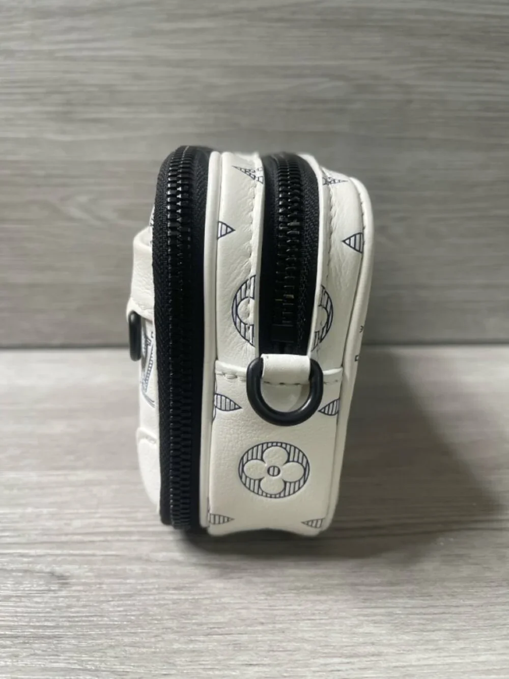 Louis Vuitton Alpha Wearable Wallet Bleached White M25540 *Authentic*
